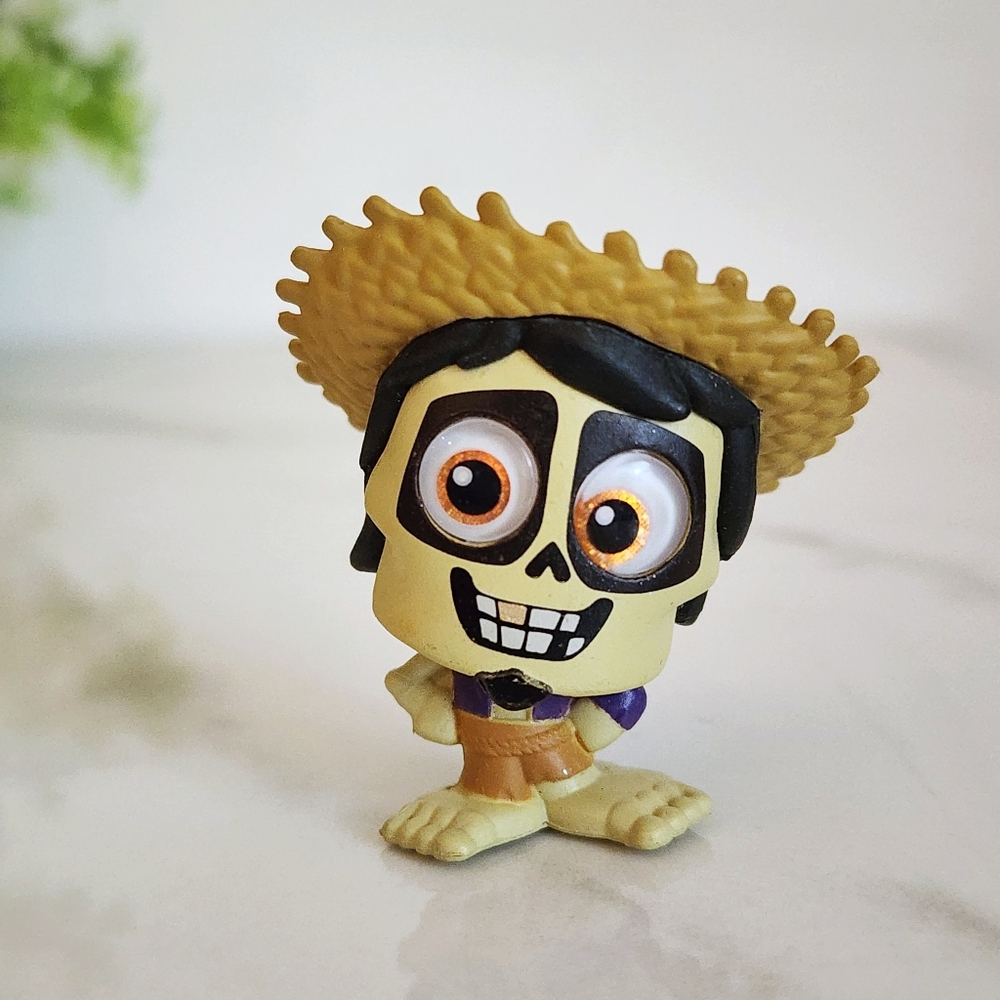 🌮🦴 Disney Doorables Miguel Coco Mini Figure 1.25"